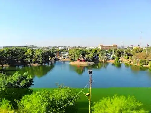 Hotels near Safari Park