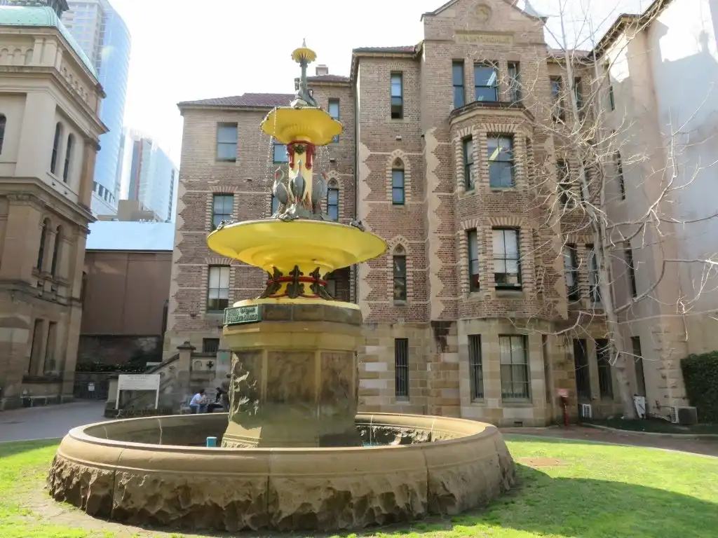 Hotels near Sydney Hospital and Sydney Eye Hospital : Emergency Room