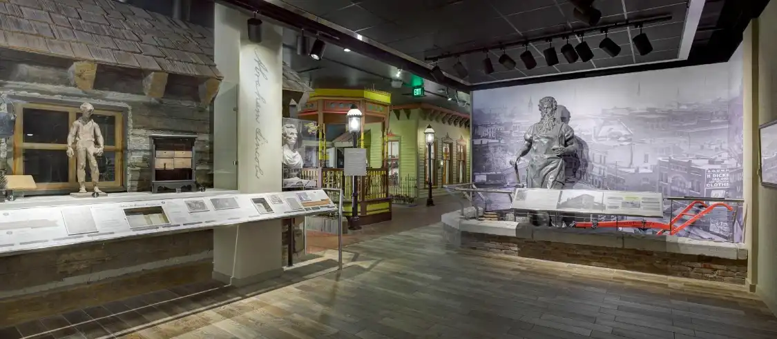 Hotel dekat Evansville Museum of Arts, History & Science