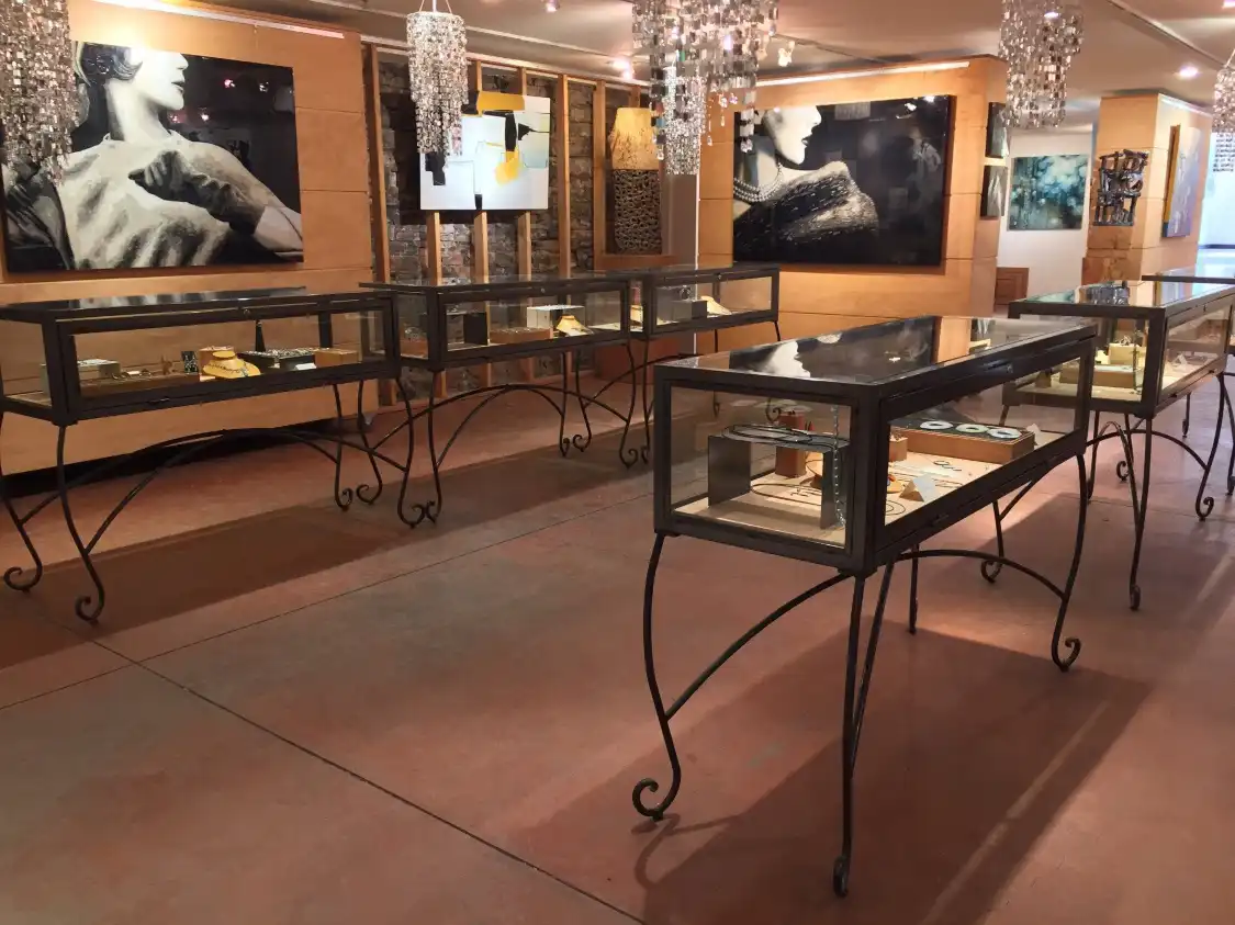 Hotels near JG Art Gallery + Events