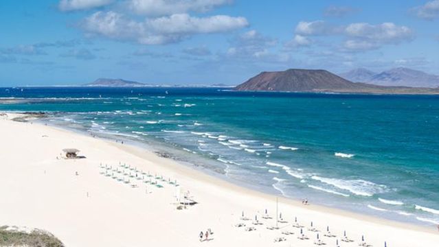 Flag Beach Windsurf, Kitesurf, Surf, Wingfoil Centre