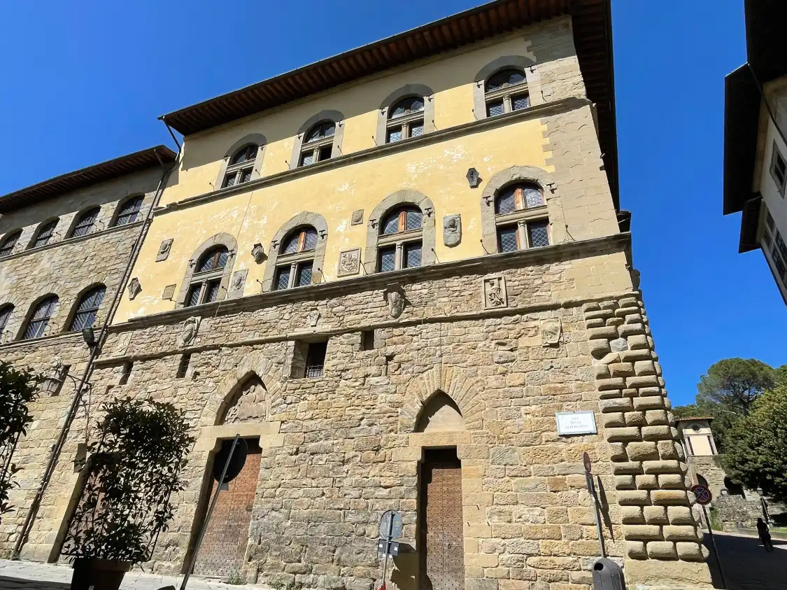 Hotel in zona Biblioteca Comunale