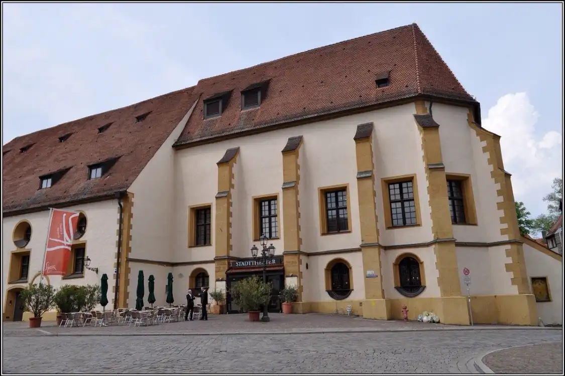 Hotels near Stadttheater
