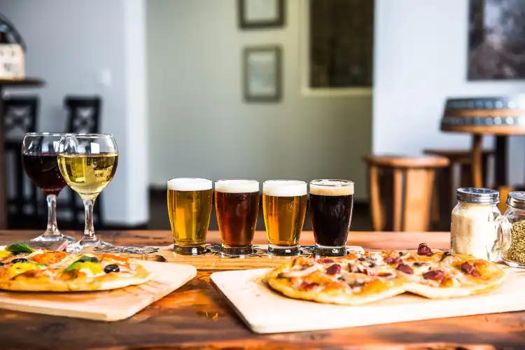 Hotels near Dogwood Brewing