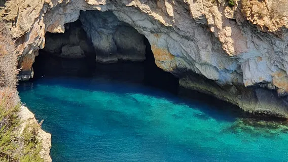 Blue Grotto place