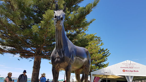 Makybe Diva Statue