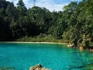 Danau Framu Ayamaru
