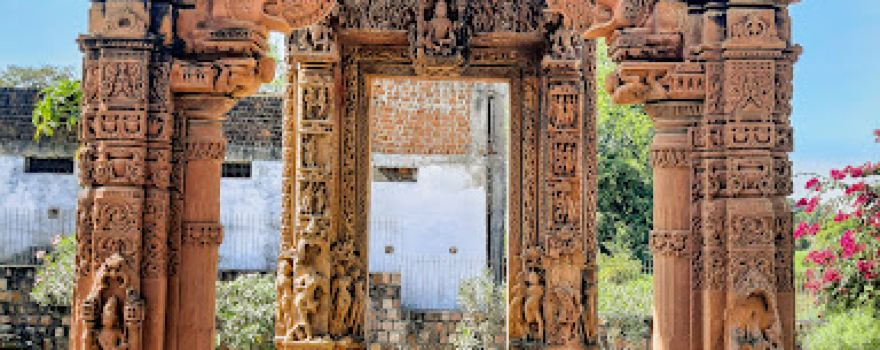 Aathkhamba Mandir