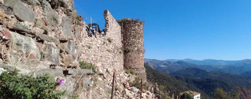 Castillo - Cementerio de Benadalid