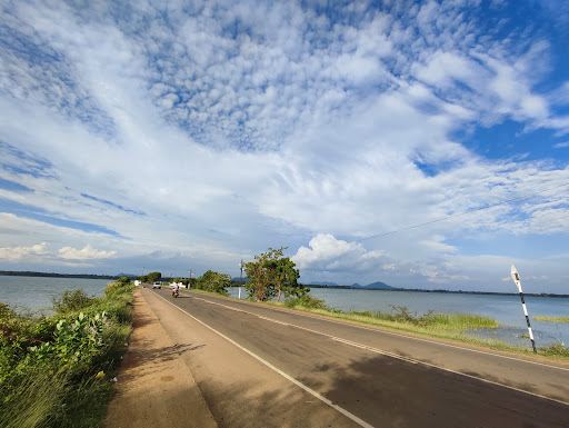 Weerawila Lake Public Bathing Place