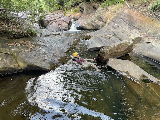 SRI LANKA RAFTING KITHULGALA Green adventure ⭐ Booking Date 👉 whatsapp message -