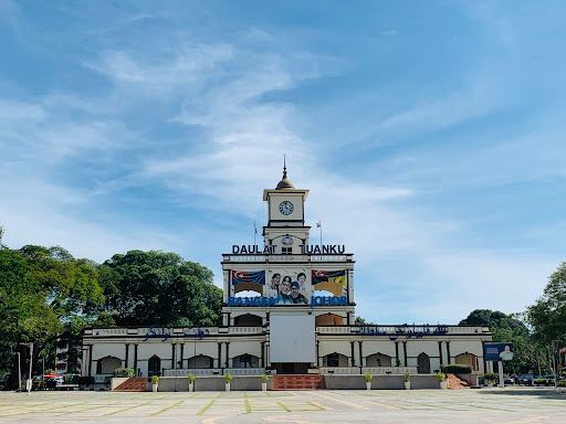 Compare 5 airports near Muar