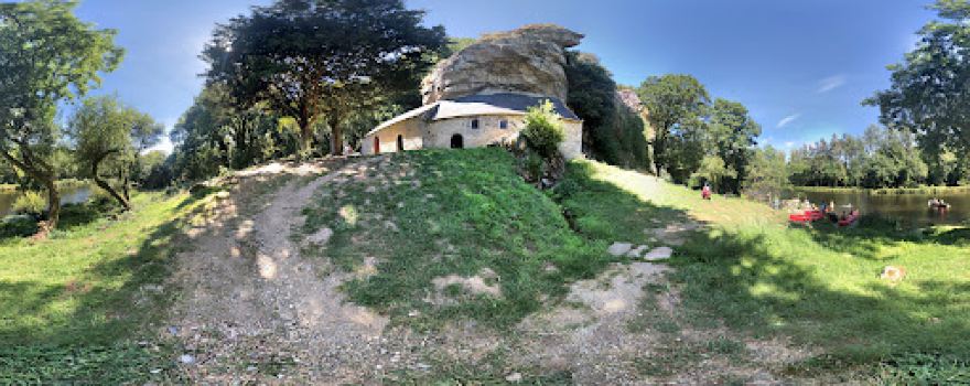 Chapelle Saint-Gildas, Pierre Sonnante