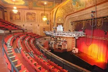 Hotels near Paramount Theater