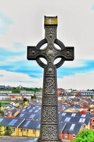 St. Columba's Church （Long Tower）