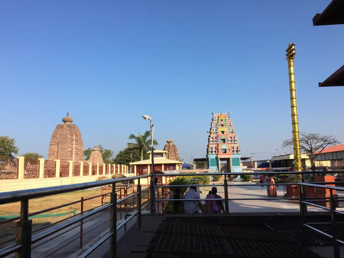 Hotels near Jogulamba Temple