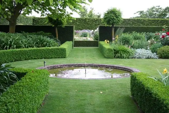 Hotels near Upton Oaks