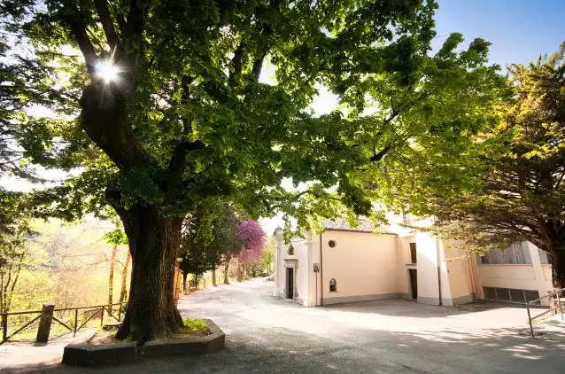 Hotel in zona Santuario Madonna di Valleluogo
