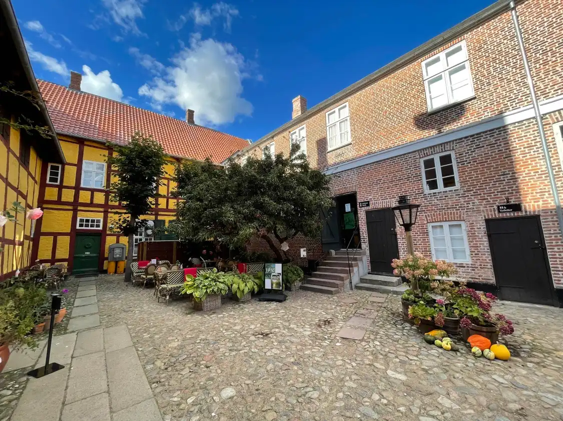 Hotels near Hex! Museum of Witch Hunt
