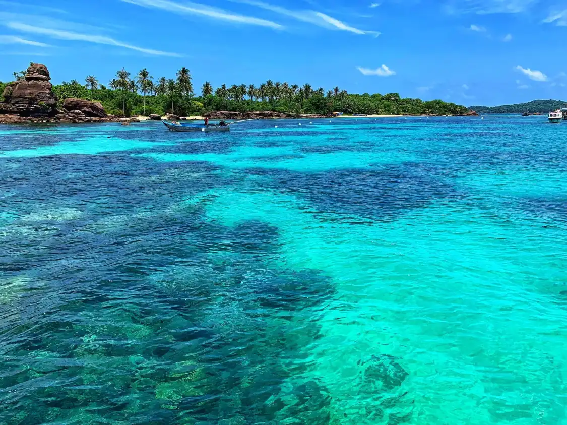 Hotels near Gam Ghi Island