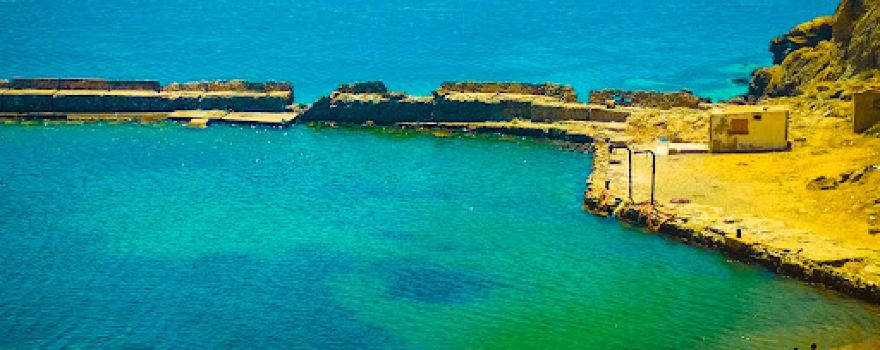 Plage du vieux port شاطئ الميناء القديم