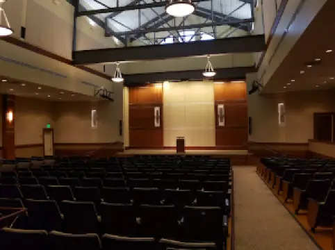 クラランス・ブラウン・コンファレンス・センター