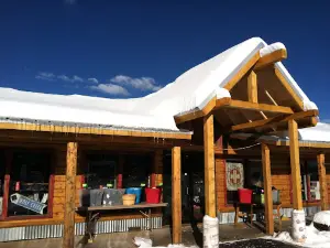 8200 Mountain Sports Guided Fly Fishing Fly Shop & Rentals