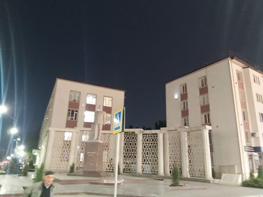 Памятник Азизу Алиеву