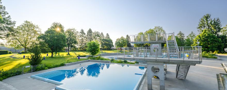 Frei- und Hallenbad Mooshüsli