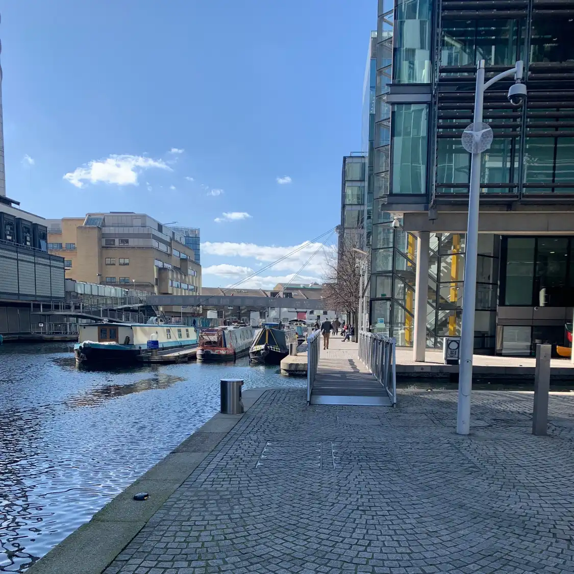 더 롤링 브리지 주변 호텔