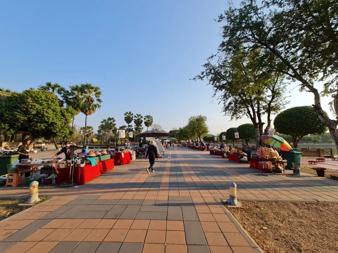 Hotels near King Ramkhamhaeng Monument
