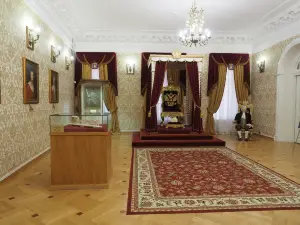 Dvorets Namestnika. Muzey Istorii Pravleniya Sibiri