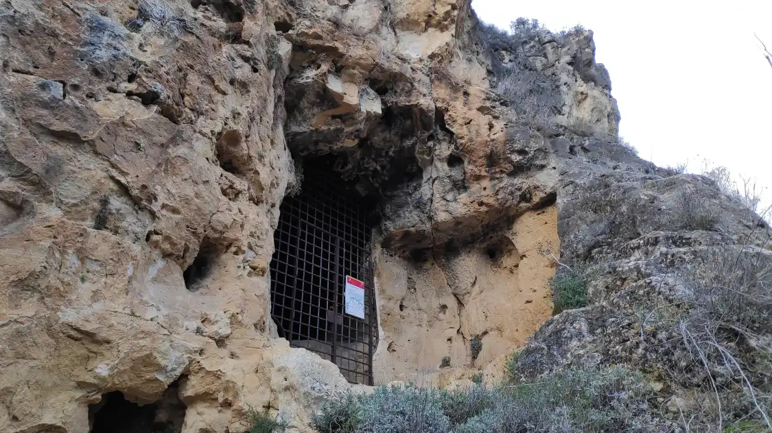 Hotels near Cueva de los Siete Altares