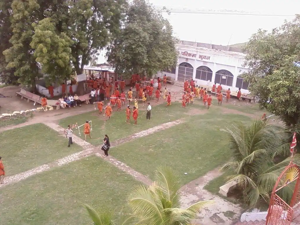 Hotels near Gayatri Mata Temple