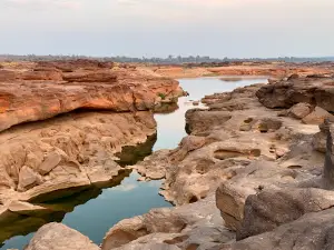 Samphanbok Tourist Attraction