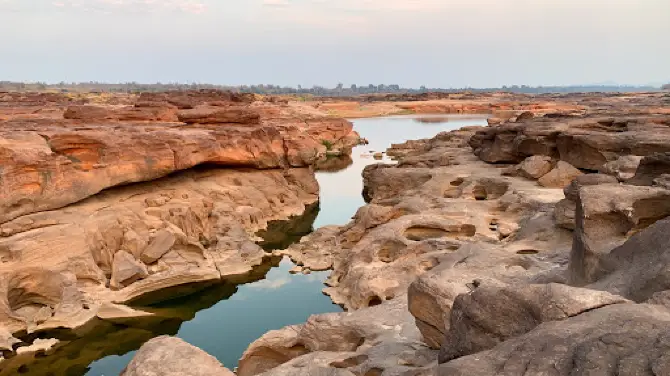 สามพันโบก จ.อุบลราชธานี