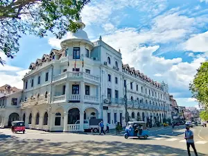 Queens හන්දියේ සිට
