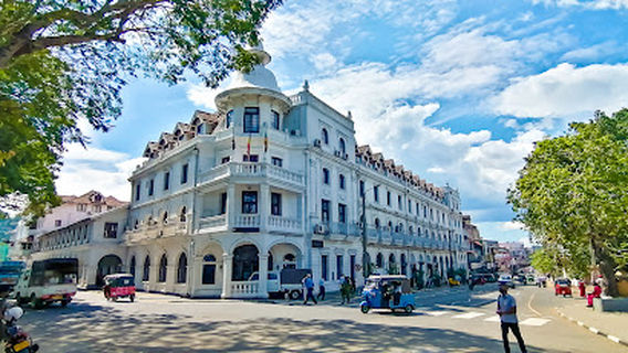 Queens හන්දියේ සිට