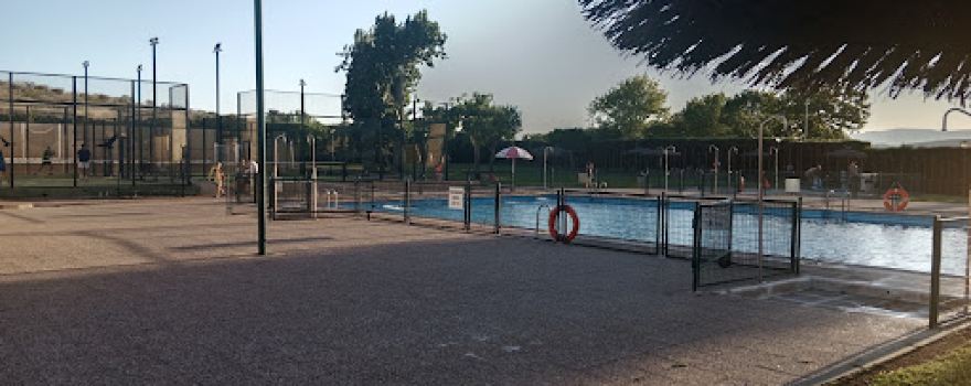 Polideportivo y Piscina Uceda