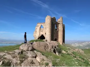 Mor Ahron Manastırı