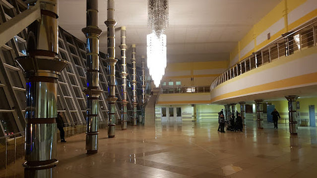 Sportivno-Razvlekatel'nyy Tsentr