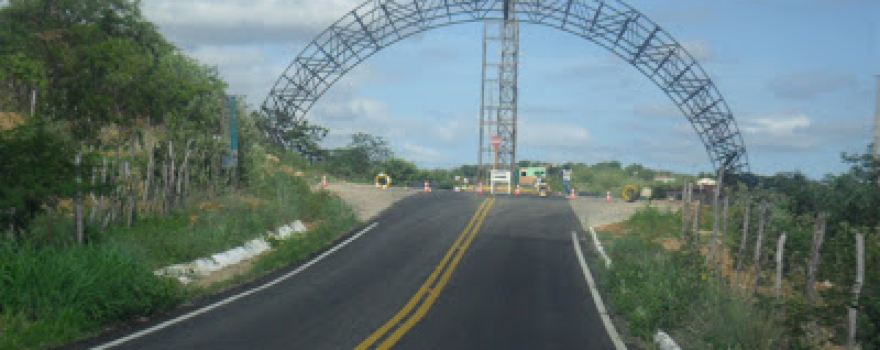 Pórtico de entrada da cidade de Venha-Ver