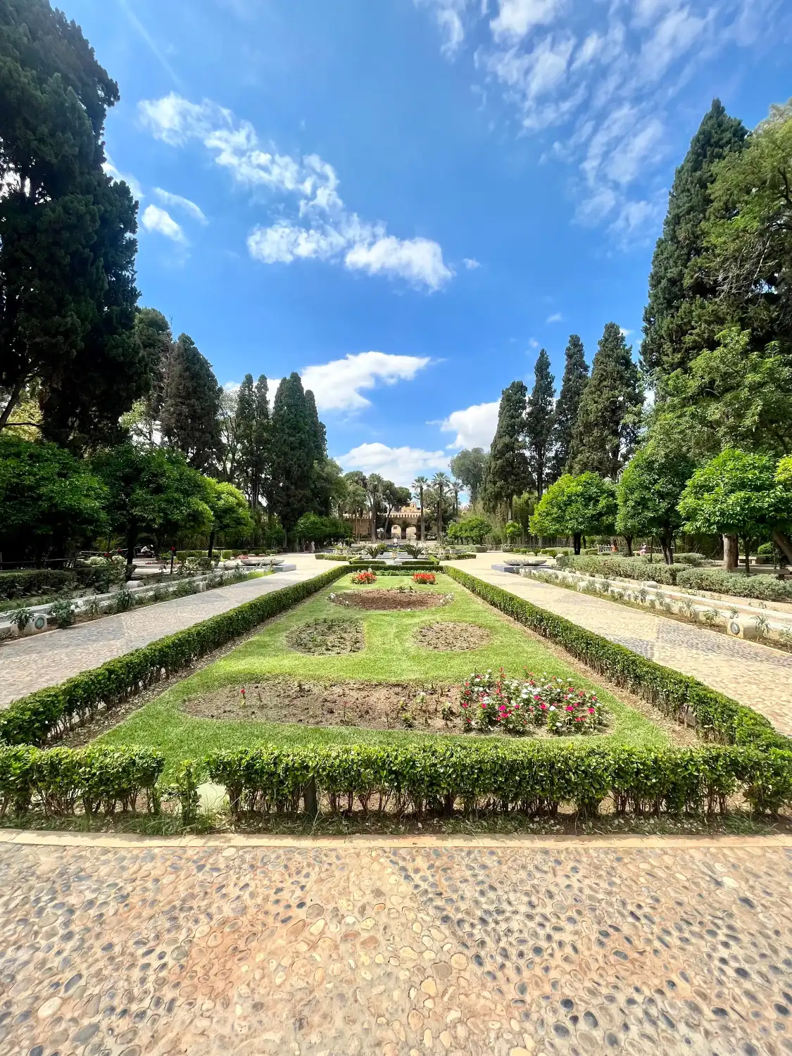 Hotels near Jnan Sbil