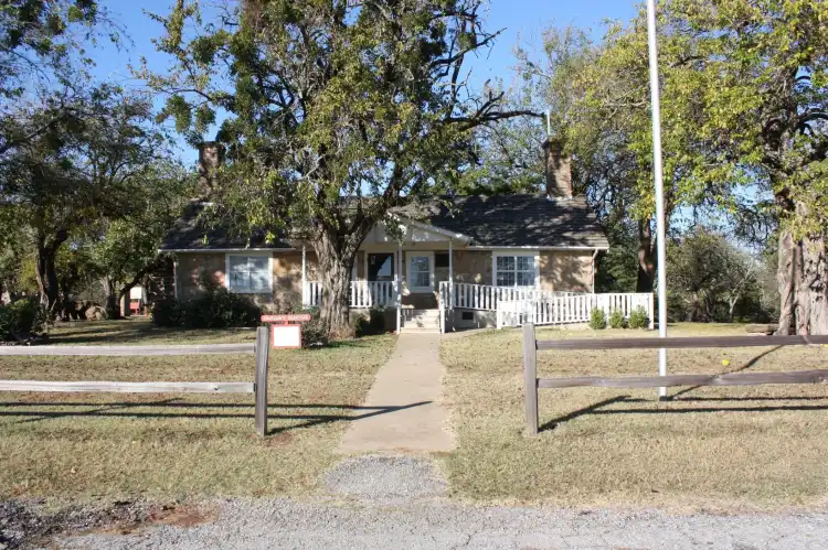 Hotels near Fort Washita Historic Site