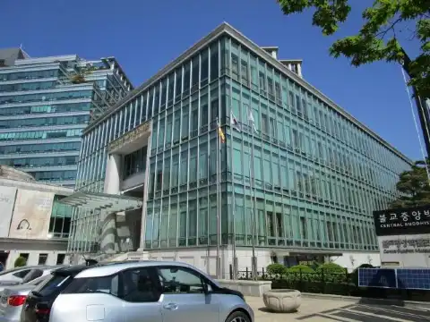 鄰近佛教中央博物館的酒店