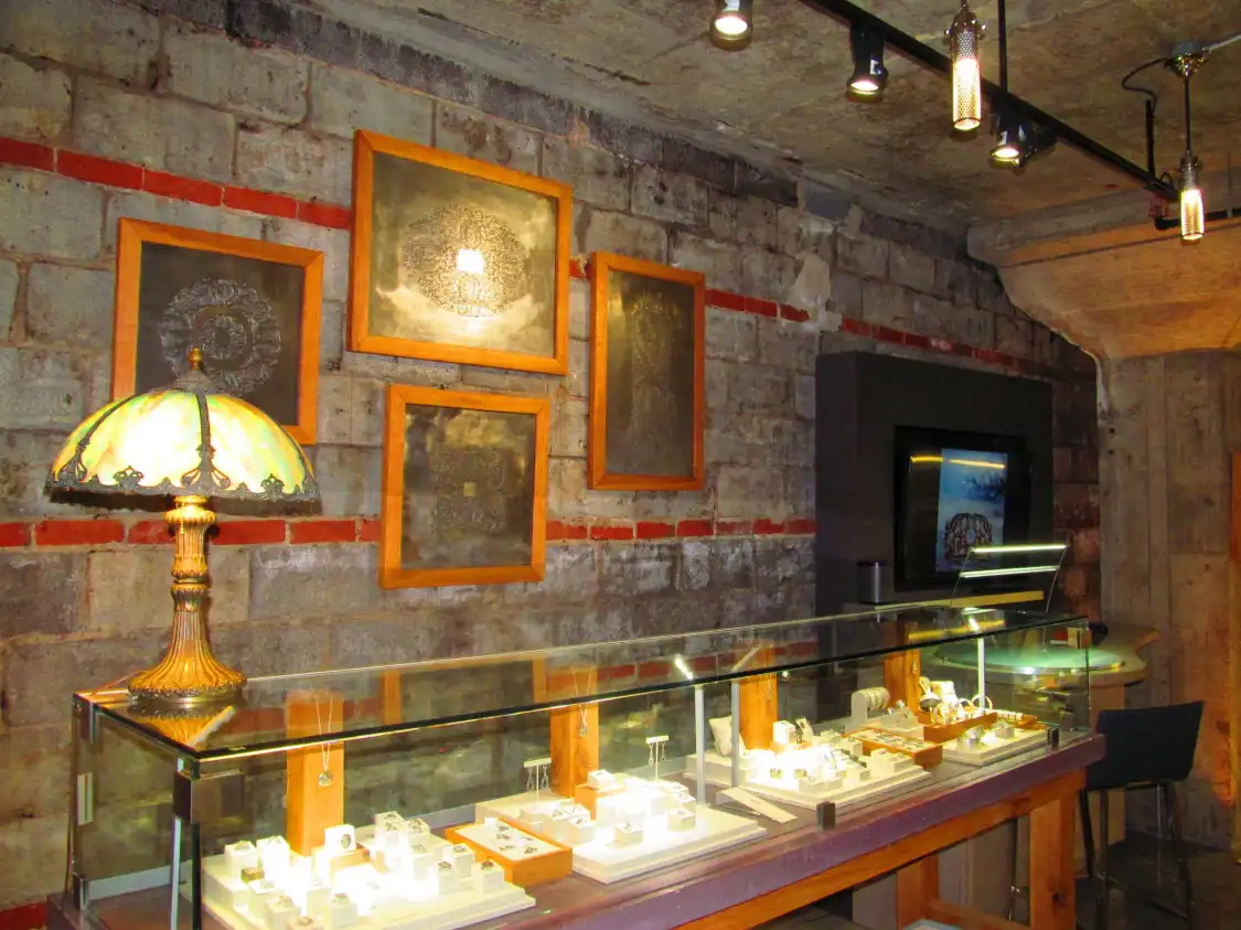 Hotels near Museum Of American Jewelry Design and Manufacturing