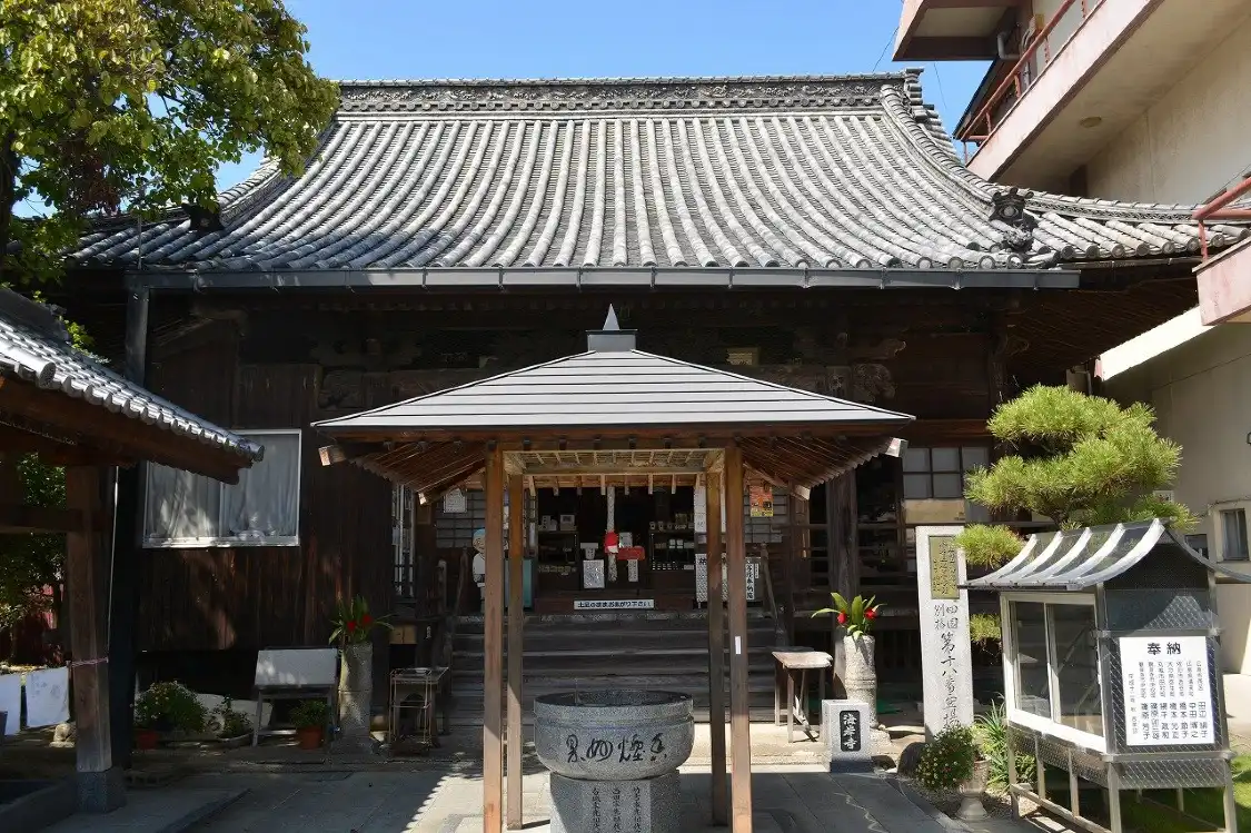 Hotels near Kaiganji