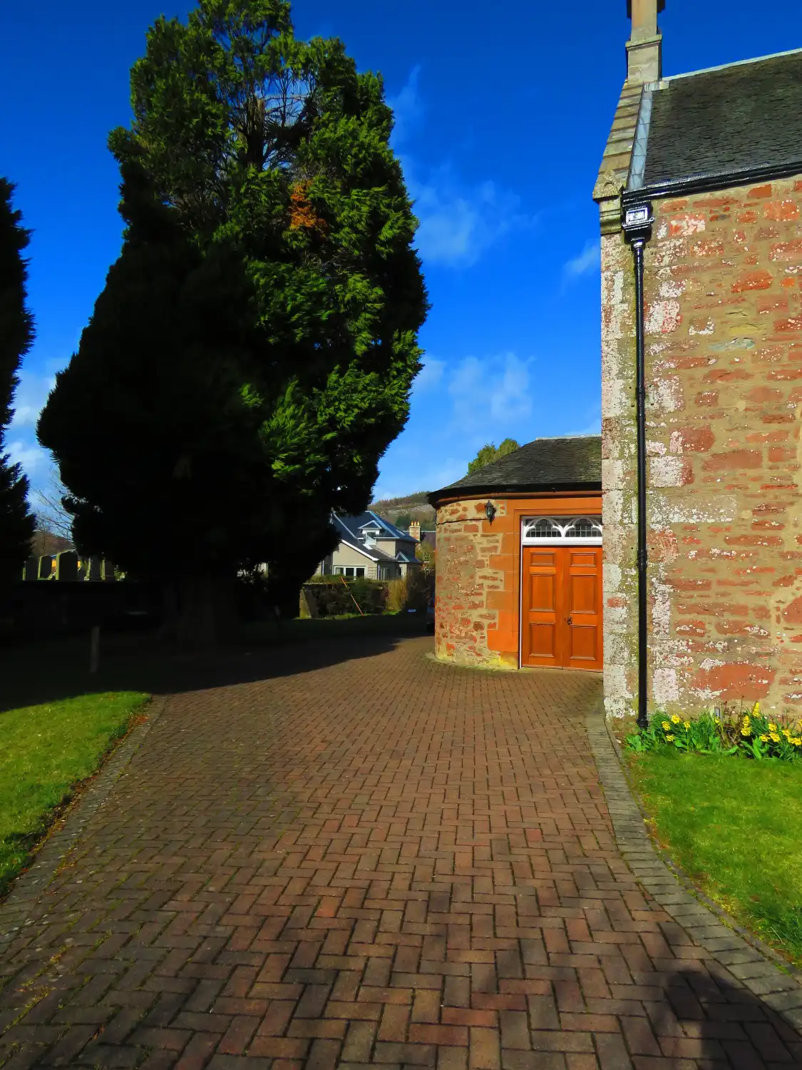 Hotels near Dunbarney and Forgandenny Parish Church