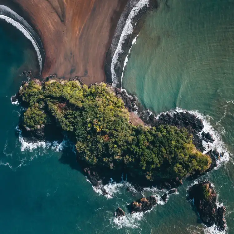 Hotels near Playa Morrillo