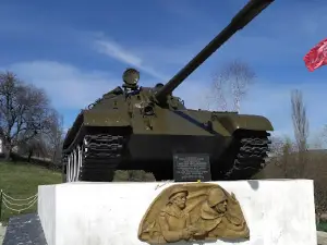 памятник Лавриненко
